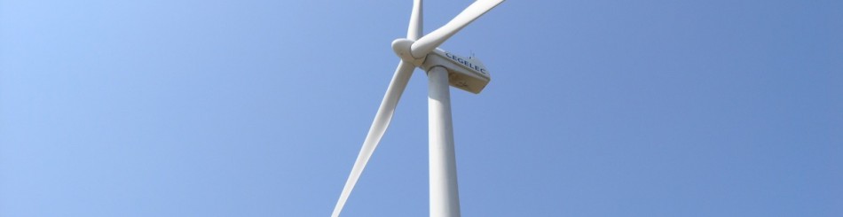 Un champ d'éoliennes dans la région d'Audierne (Finistère, 2005) - © BRGM - Michel Marenthier